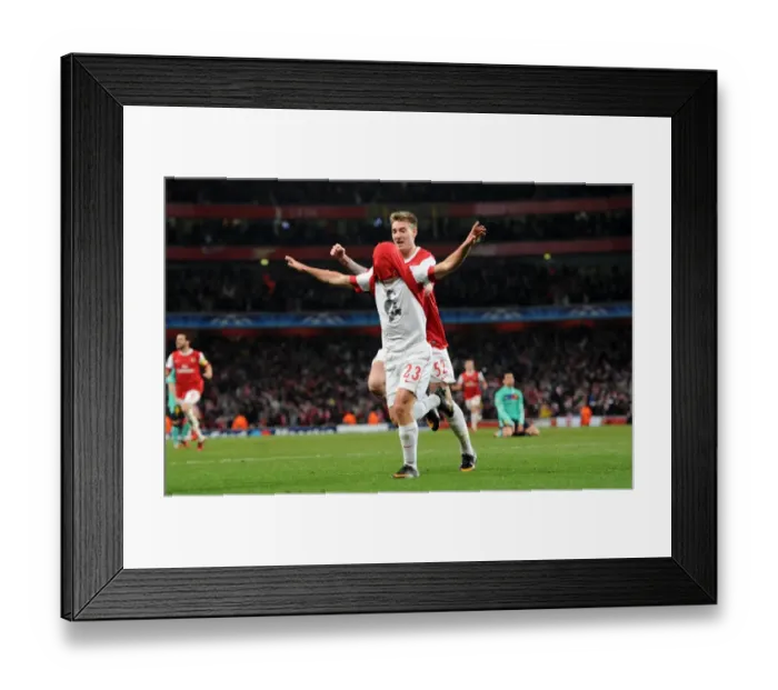 Framed Print : Arshavin and Bendtner: Arsenal's Unforgettable Goal Celebration vs. Barcelona in the Champions League (2:1) Framed Print : Arshavin and Bendtner: Arsenal's Unforgettable Goal Celebration vs. Barcelona in the Champions League (2:1)