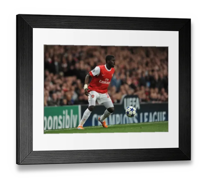 Framed Print : Emmanuel Eboue (Arsenal). Arsenal 2: 1 Barcelona. UEFA Champions League Framed Print : Emmanuel Eboue (Arsenal). Arsenal 2: 1 Barcelona. UEFA Champions League