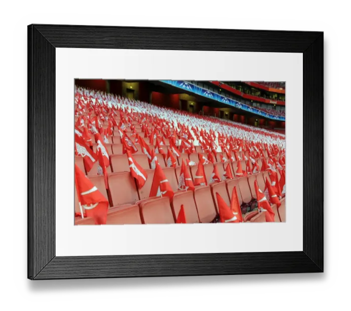 Framed Print : Arsenal 2:1 Barcelona - Emirates Stadium, UEFA Champions League: Fans Tribute Framed Print : Arsenal 2:1 Barcelona - Emirates Stadium, UEFA Champions League: Fans Tribute