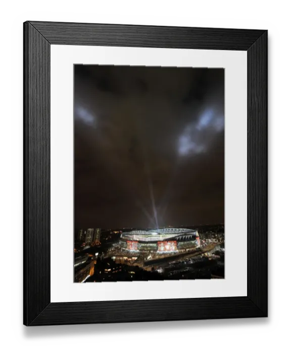 Framed Print : Arsenal's Champions League Victory: 2-1 Over Barcelona at Emirates Stadium