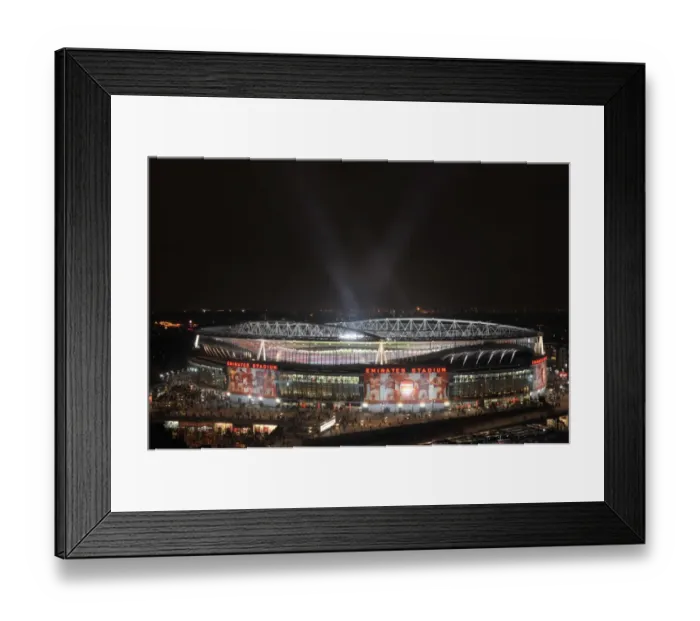 Framed Print : Arsenal 2:1 Barcelona, UEFA Champions League: Thrilling Victory at Emirates Stadium