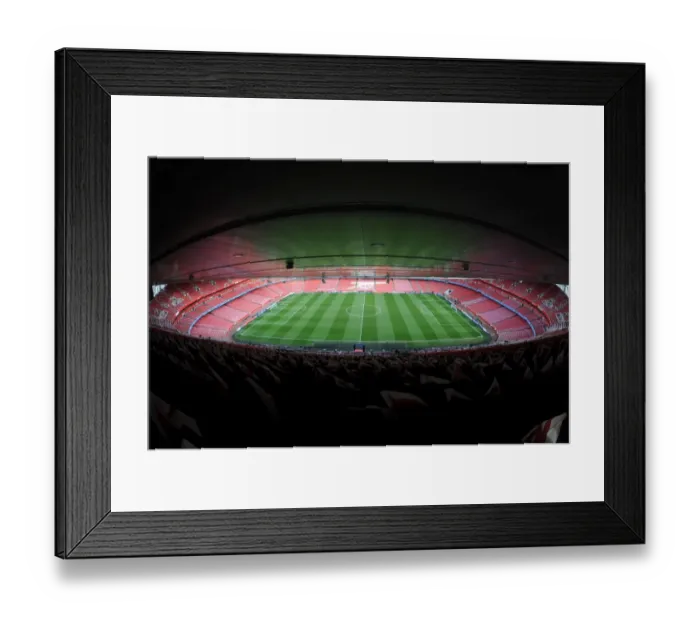 Framed Print : Arsenal's Champions League Victory: 2-1 over Barcelona at Emirates Stadium