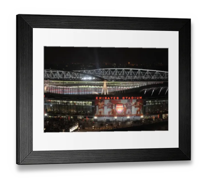 Framed Print : Arsenal's Glorious 2-1 Victory over Barcelona in the UEFA Champions League at Emirates Stadium
