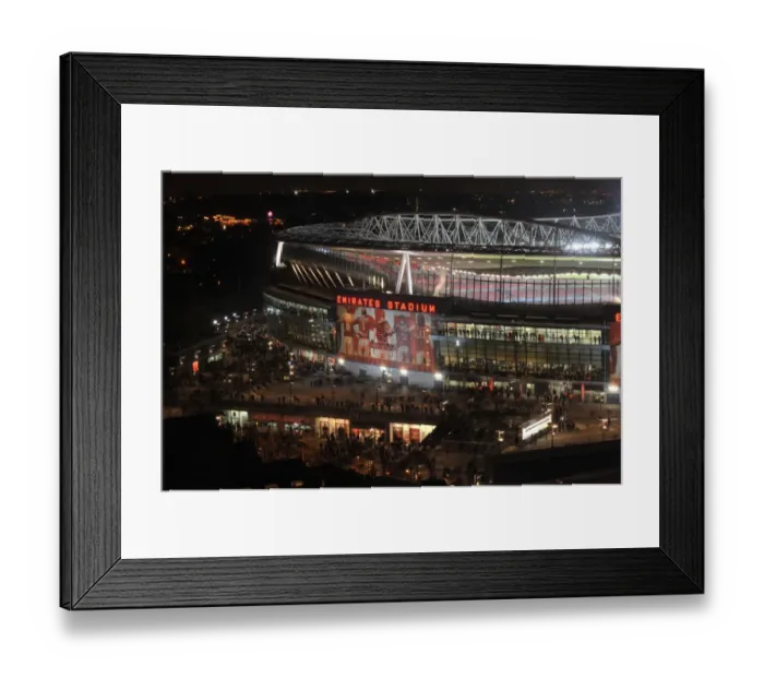 Framed Print : Arsenal's Champions League Triumph: 2-1 Over Barcelona at Emirates Stadium