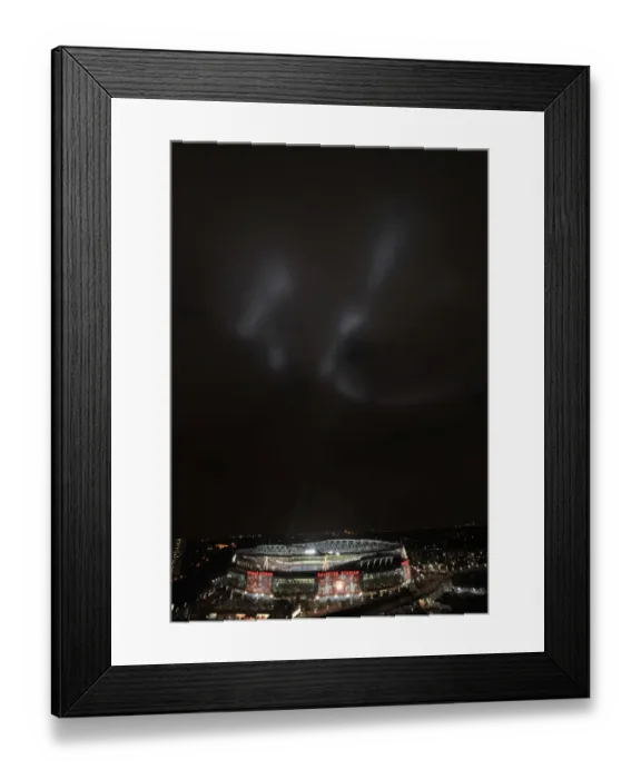 Framed Print : Arsenal's Champions League Glory: 2-1 Victory Over Barcelona at Emirates Stadium