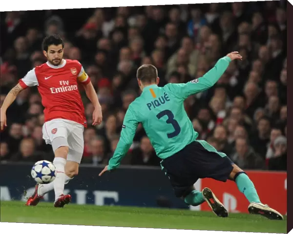 Cesc Fabregas (Arsenal) Gerard Pique (Barcelona). Arsenal 2: 1 Barcelona