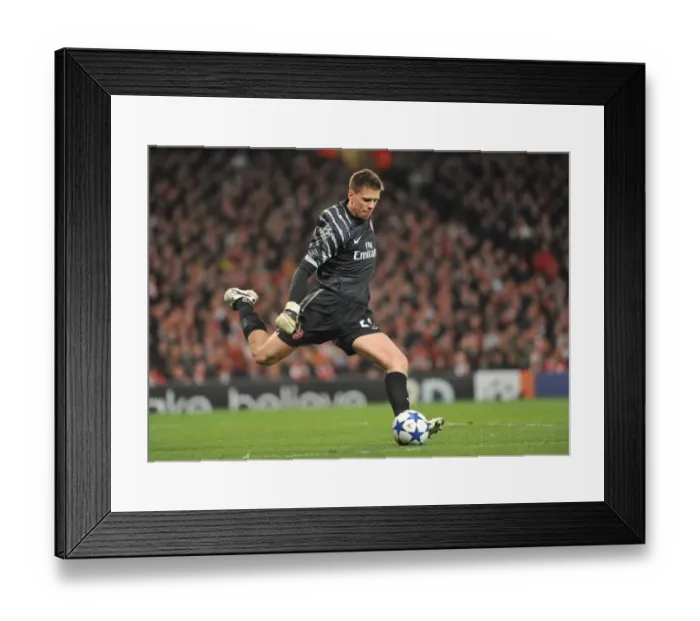 Framed Print : Arsenal's Wojciech Szczesny Stuns Barcelona in UEFA Champions League: Arsenal 2 - 1 Framed Print : Arsenal's Wojciech Szczesny Stuns Barcelona in UEFA Champions League: Arsenal 2 - 1