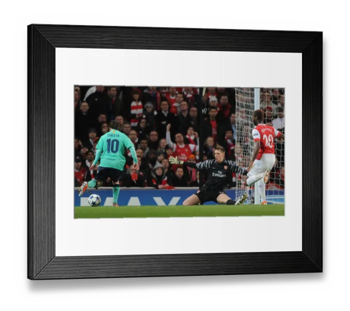 Framed Print : Arsenal goalkeeper Wojciech Szczesny closes down Barcelona forward Lionel Messi Framed Print : Arsenal goalkeeper Wojciech Szczesny closes down Barcelona forward Lionel Messi