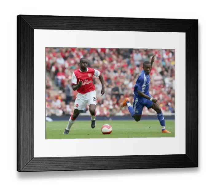 Framed Print : Emmanuel Eboue (Arsenal) Soloman Kalou (Chelsea) Framed Print : Emmanuel Eboue (Arsenal) Soloman Kalou (Chelsea)