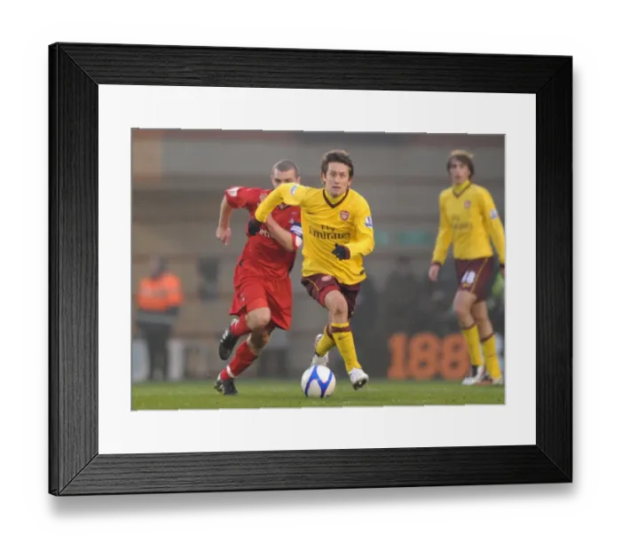 Framed Print : Tomas Rosicky (Arsenal) Stephen Dawson (Orient). Leyton Orient 1: 1 Arsenal
