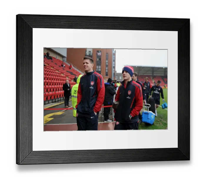 Framed Print : Wojciech Szczesny and Jack Wilshere (Arsenal). Leyton Orient 1: 1 Arsenal