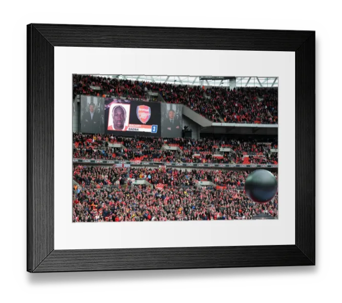 Framed Print : Arsenal Fans at Wembley: Carling Cup Final - Arsenal vs. Birmingham City (2011) Framed Print : Arsenal Fans at Wembley: Carling Cup Final - Arsenal vs. Birmingham City (2011)