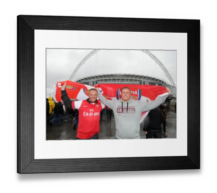 Framed Print : Disappointed Arsenal Fans Outside Wembley After Carling Cup Final Defeat to Birmingham City (27 / 2 / 11)