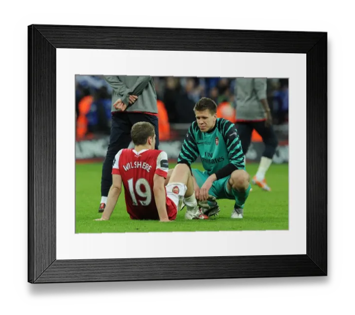 Framed Print : Dejected Arsenal players Wojciech Szczesny and Jack Wilshere. Arsenal 1: 2 Birmingham City