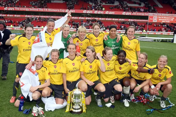 Arsenal Ladies with the FA Cup Trophy