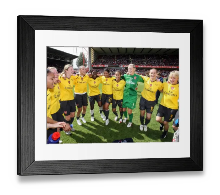 Framed Print : Arsenal Ladies celebrate winning the FA Cup Final