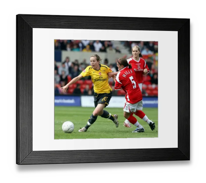 Framed Print : Gemma Davison (Arsenal) Karen Hills (Charlton)