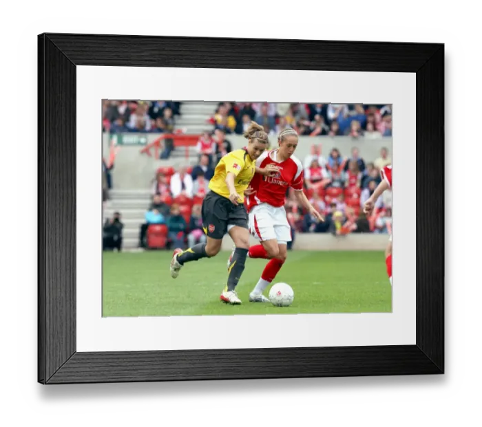 Framed Print : Julie Fleeting (Arsenal) Jo Potter (Charlton)