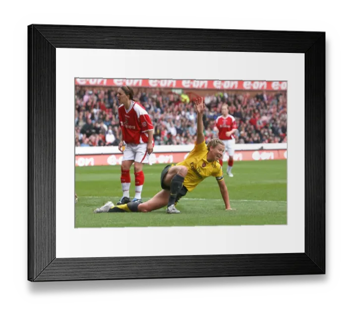 Framed Print : Jayne Ludlow celebrates scoring her 1st goal Arsenals 2nd Framed Print : Jayne Ludlow celebrates scoring her 1st goal Arsenals 2nd