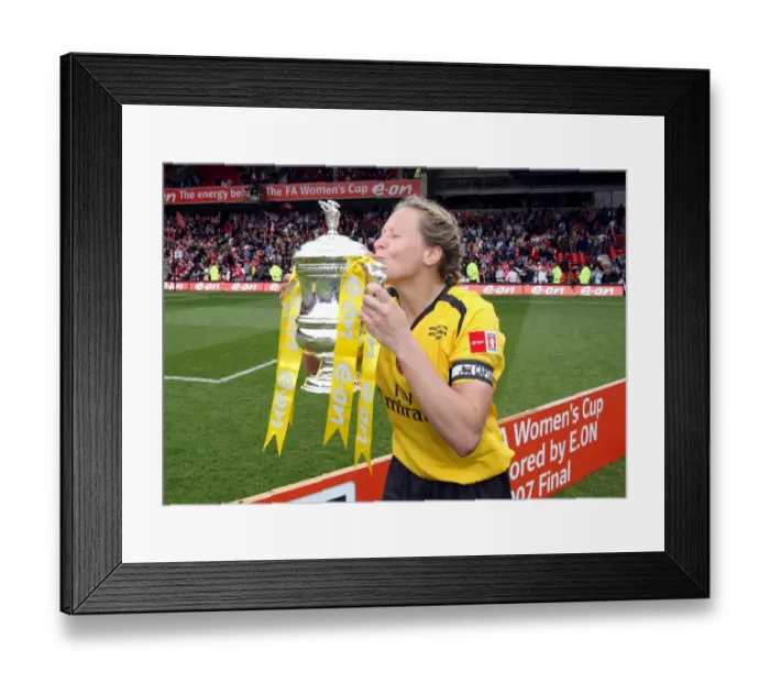 Framed Print : Arsenal Ladies Triumph: Jayne Ludlow Lifts the FA Cup Framed Print : Arsenal Ladies Triumph: Jayne Ludlow Lifts the FA Cup