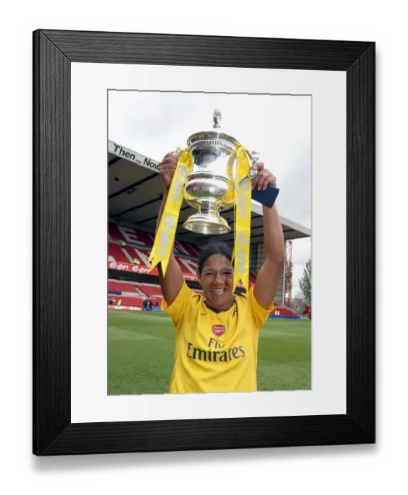 Framed Print : Mary Philip with the FA Cup: Arsenal Ladies Glory over Charlton Athletic