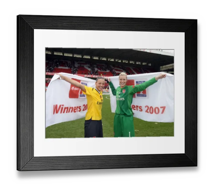 Framed Print : Arsenal Women's FA Cup Victory: Byrne and Sanderson Celebrate