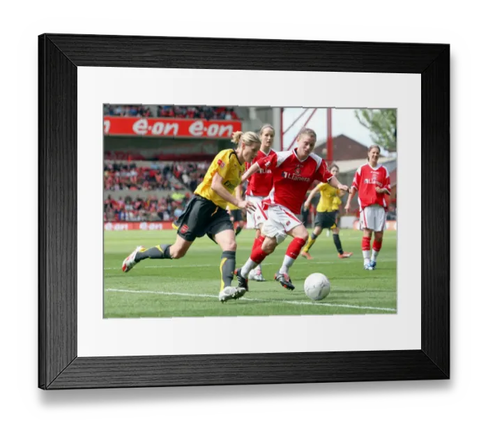 Framed Print : Kelly Smith (Arsenal) Karen Hills (Charlton)
