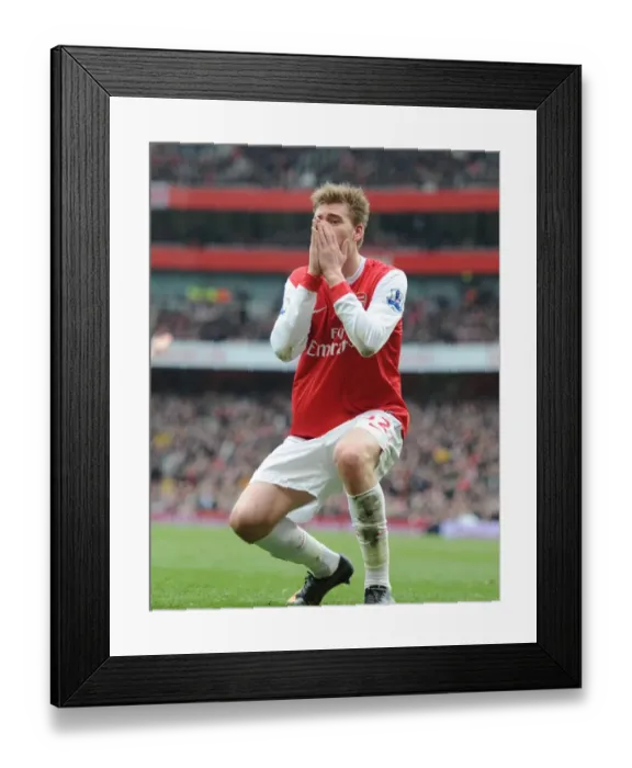 Framed Print : Nicklas Bendtner (Arsenal). Arsenal 0: 0 Sunderland, Barclays Premier League