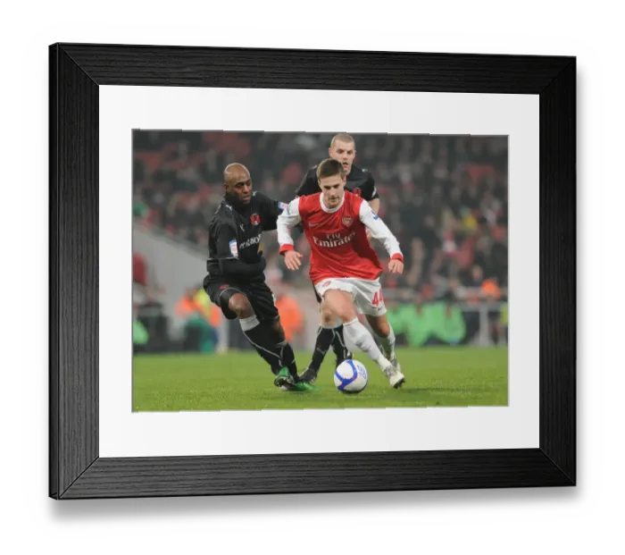 Framed Print : Arsenal v Sunderland 2010-11