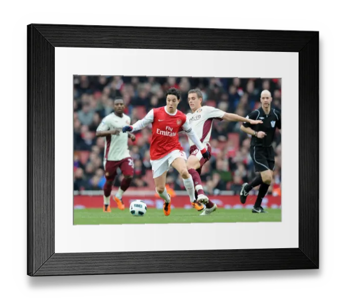 Framed Print : Samir Nasri (Arsenal) Jordan Henderson (Sunderland). Arsenal 0: 0 Sunderland