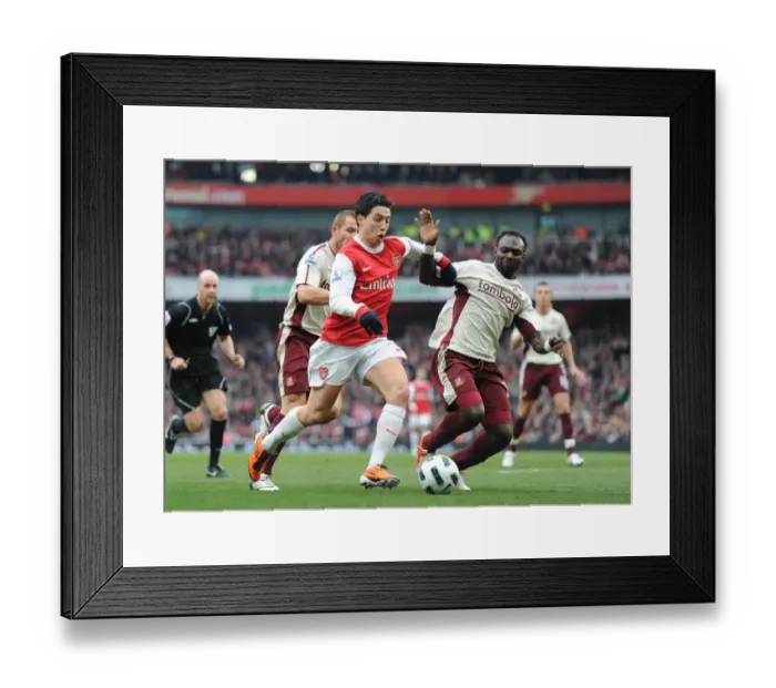 Framed Print : Samir Nasri (Arsenal) John Mensah and Phil Bardsley (Sunderland). Arsenal 0: 0 Sunderland Framed Print : Samir Nasri (Arsenal) John Mensah and Phil Bardsley (Sunderland). Arsenal 0: 0 Sunderland