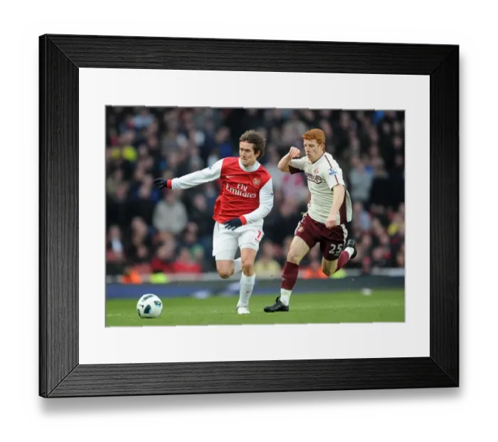 Framed Print : Tomas Rosicky (Arsenal) Jack Colback (Sunderland). Arsenal 0: 0 Sunderland