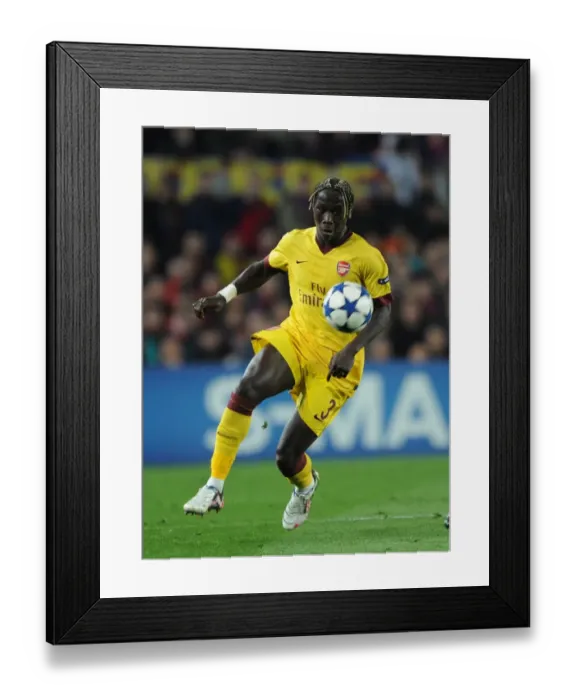 Framed Print : Bacary Sagna at Camp Nou: Arsenal's Defiant Performance in Barcelona's 3:1 UEFA Champions League Victory (Last 16, 2nd Leg)