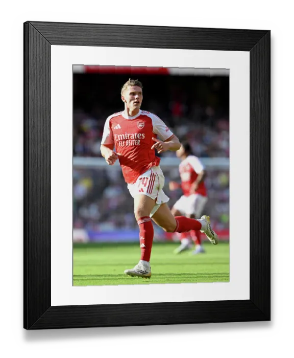 Framed Print : Arsenal v Athletic Club: Emirates Cup