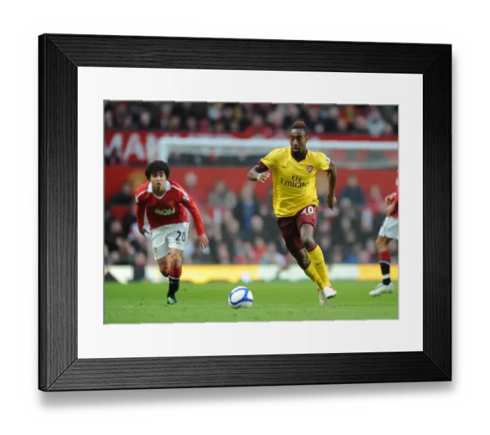Framed Print : Johan Djourou (Arsenal) Fabio da Silva (Manchester United). Manchester United 2: 0 Arsenal Framed Print : Johan Djourou (Arsenal) Fabio da Silva (Manchester United). Manchester United 2: 0 Arsenal