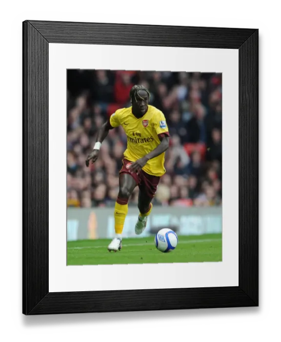 Framed Print : Bacary Sagna at Old Trafford: Arsenal's FA Cup Defiance in Manchester United's 2:0 Victory