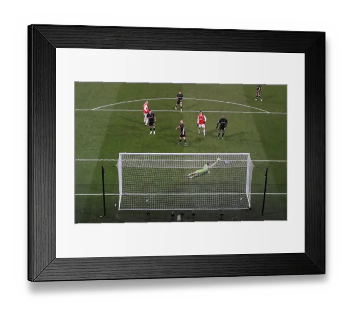 Framed Print : Arsenal's Bendtner Scores Second in Dominant 5-0 FA Cup Victory over Leyton Orient