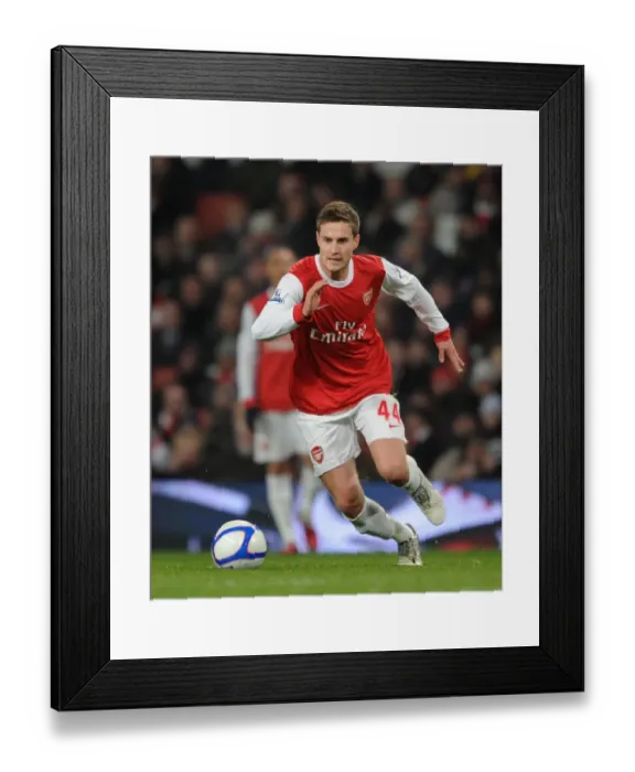 Framed Print : Arsenal's Conor Henderson Shines in FA Cup Victory: 5-0 Over Leyton Orient (Emirates Stadium, 2011)