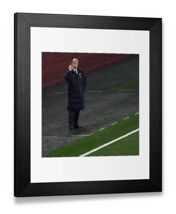 Framed Print : Arsene Wenger's FA Cup Triumph: Arsenal's Historic 5-0 Victory over Leyton Orient (2010-11)
