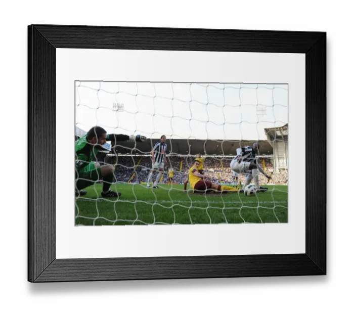 Framed Print : Robin van Persie Scores the Equalizer: Arsenal 2-2 WBA Framed Print : Robin van Persie Scores the Equalizer: Arsenal 2-2 WBA