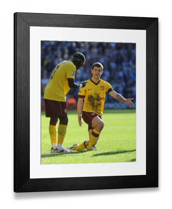 Framed Print : Jack Wilshere and Bacary Sagna (Arsenal) West Bromwich Albion 2: 2 Arsenal