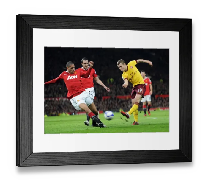 Framed Print : Jack Wilshere (Arsenal) Chris Smalling (Man Utd). Manchester United 2: 0 Arsenal