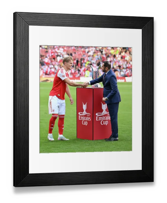 Framed Print : Arsenal v Athletic Club: Emirates Cup