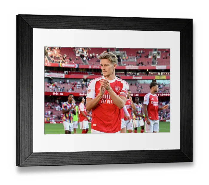Framed Print : Arsenal v Athletic Club: Emirates Cup
