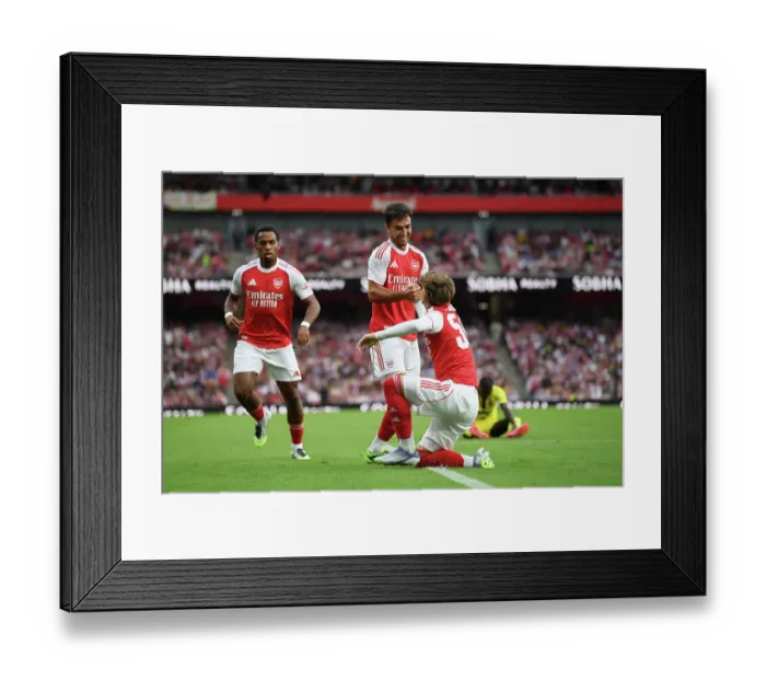 Framed Print : Arsenal v Villarreal - Pre-Season Friendly