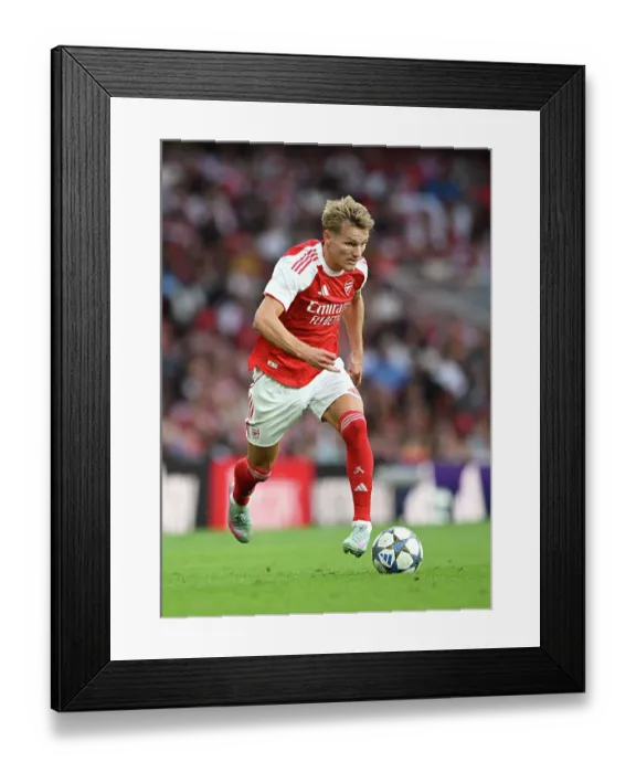 Framed Print : Arsenal v Villarreal - Pre-Season Friendly Framed Print : Arsenal v Villarreal - Pre-Season Friendly
