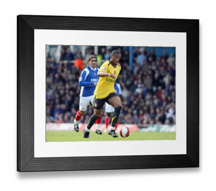 Framed Print : Julio Baptista in Action: Portsmouth 0-0 Arsenal, FA Premiership, May 2007