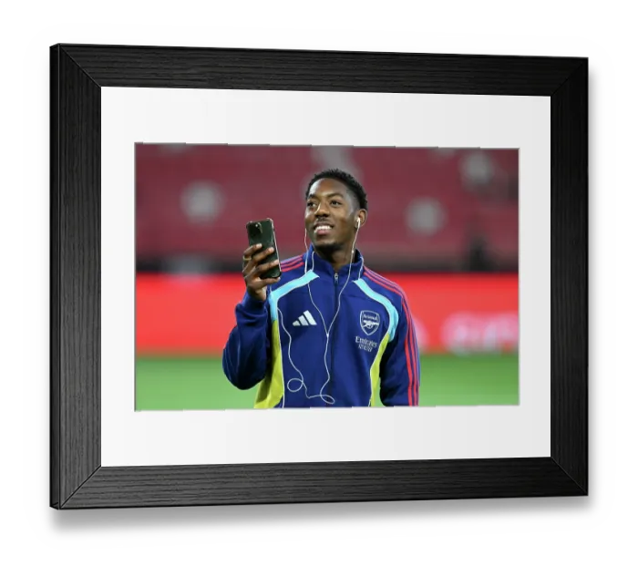 Framed Print : Arsenal FC v AC Milan: Pre-Season Friendly