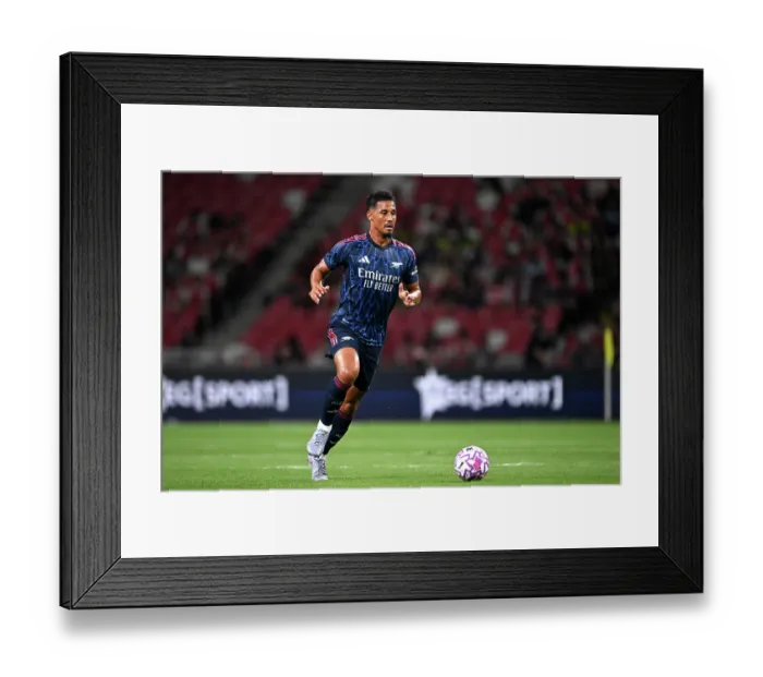 Framed Print : Arsenal FC v AC Milan: Pre-Season Friendly