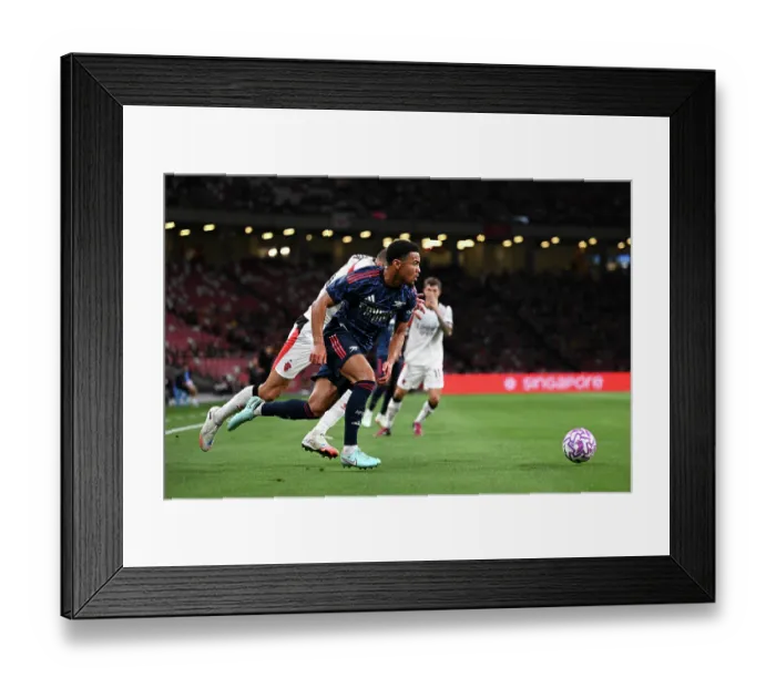 Framed Print : Arsenal FC v AC Milan: Pre-Season Friendly